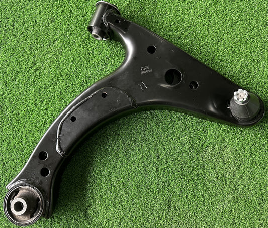 TOYOTA AVANZA LOWER ARM RH 48068-BZ010 (NEW)