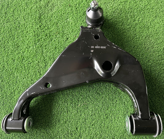 TOYOTA HILUX VIGO KUN 25 LOWER ARM LOW-LH 48069-0K040 (NEW)
