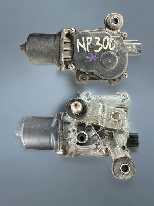 NISSAN NAVARA NP300, URVAN E25 WIPER MOTOR FRONT (28810-4JA08)