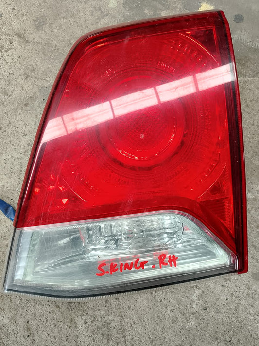 TOYOTA SUPER KING L200 TAIL LAMP INNER RH