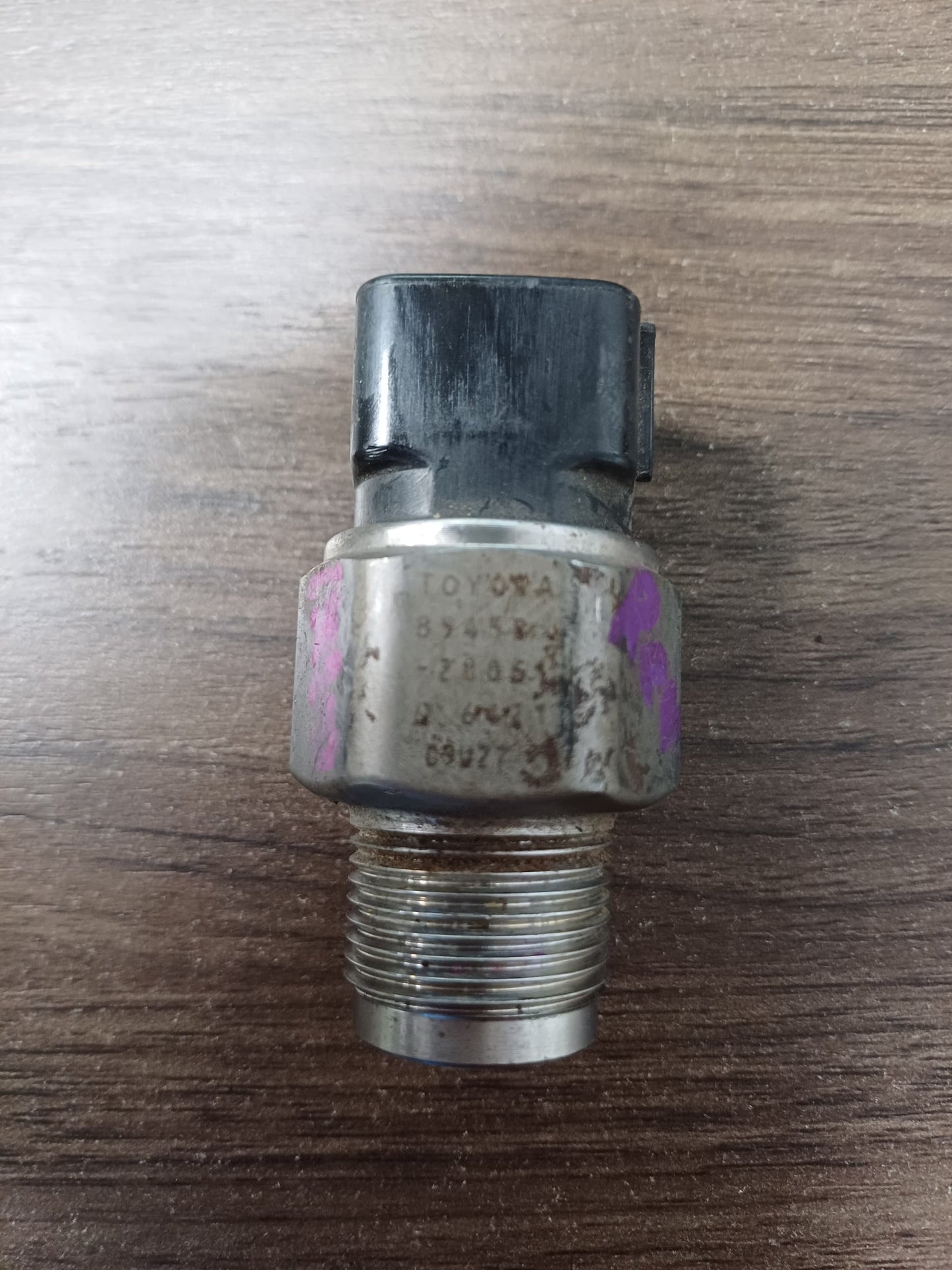 TOYOTA HILUX REVO FUEL PRESSURE SENSOR (U) [89458-20051]