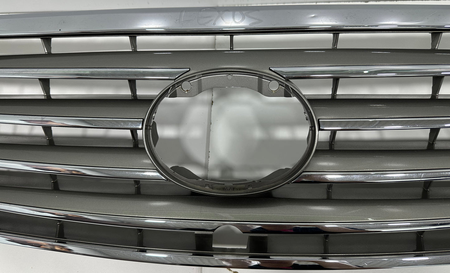 LEXUS 2011 LX570 FRONT CHROME GRILLE (53101-60521)