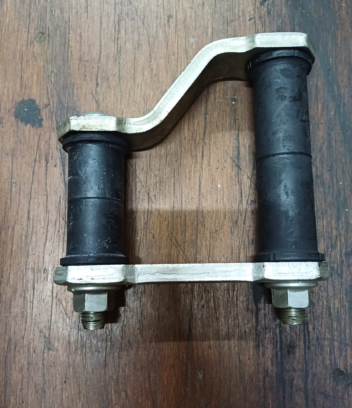 ISUZU DMAX 2022 LEAF SPRING SHACKLE (NEW) [LS001]