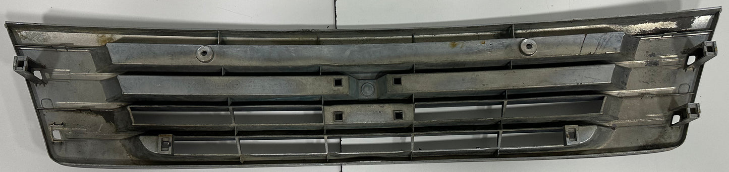 NISSAN URVAN E25 FRONT GRILLE (62310-VW100)