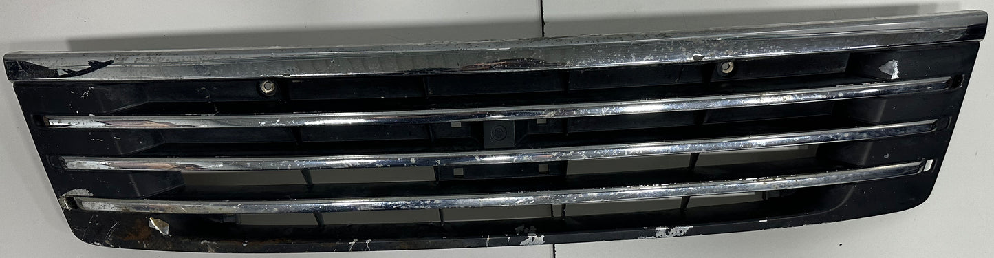 NISSAN URVAN E25 FRONT GRILLE (62310-VW100)