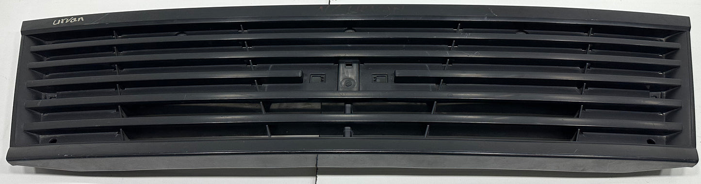 NISSAN URVAN E25 BLACK FRONT GRILLE (62310-VX60A)