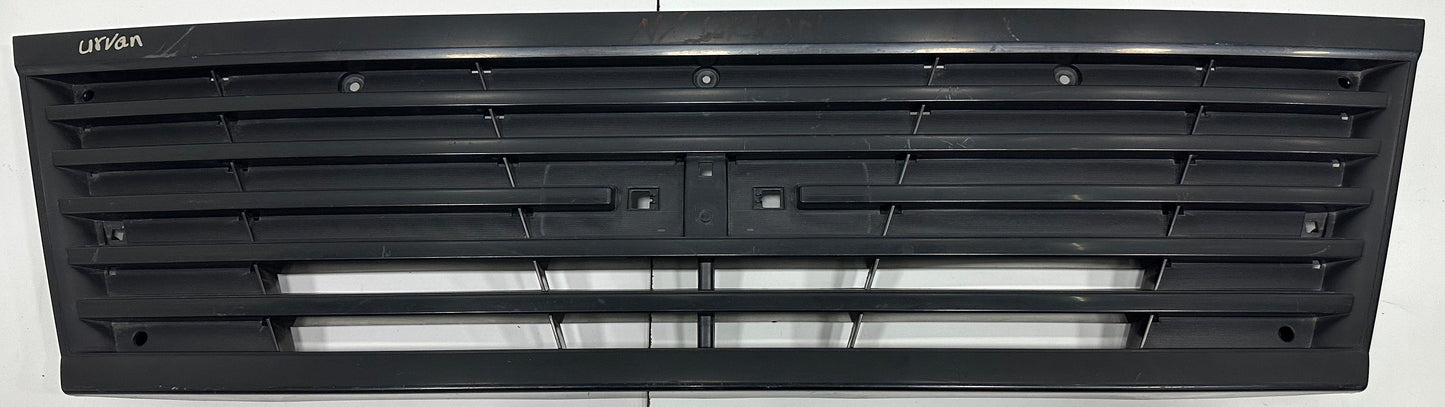 NISSAN URVAN E25 BLACK FRONT GRILLE (62310-VX60A)