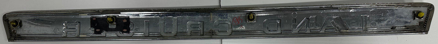 LAND CRUISER L200 TAIL GATE UPPER CHROME MOLDING (76801-60121)