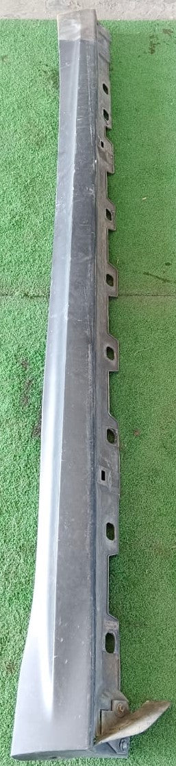 TOYOTA RUSH SIDE SKIRT SILVER RH (76901-BZ040)