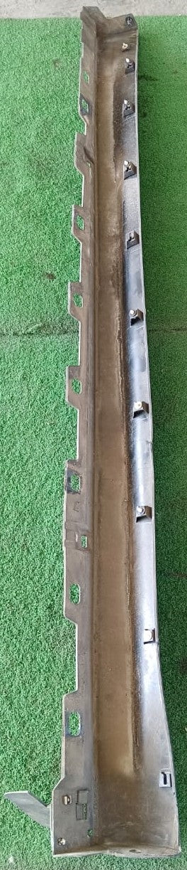 TOYOTA RUSH SIDE SKIRT SILVER RH (76901-BZ040)