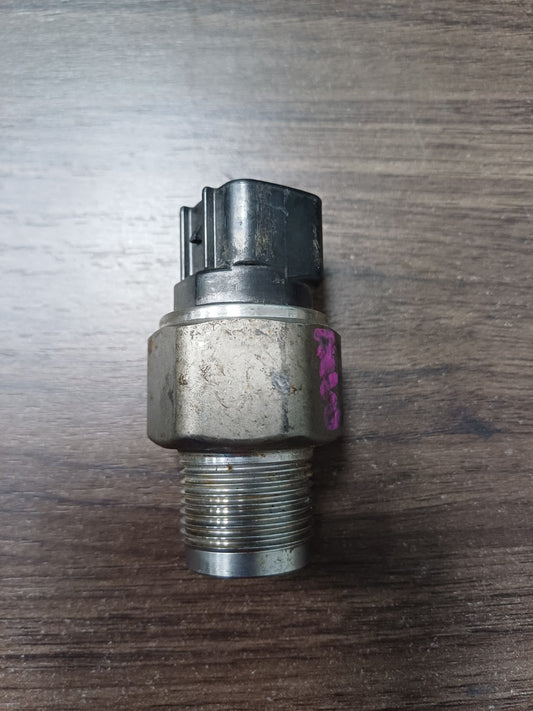 TOYOTA HILUX REVO FUEL PRESSURE SENSOR (U) [89458-20051]