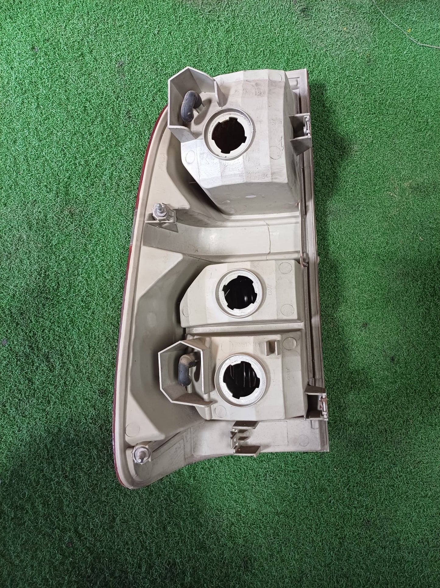 TOYOTA HILUX VIGO TAIL LAMP RH (U) [TL00192]