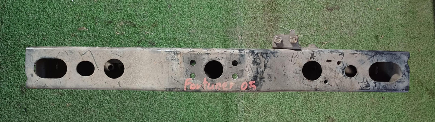 TOYOTA FORTUNER BUMPER REINFORCEMENT FRT (U) [BR027]