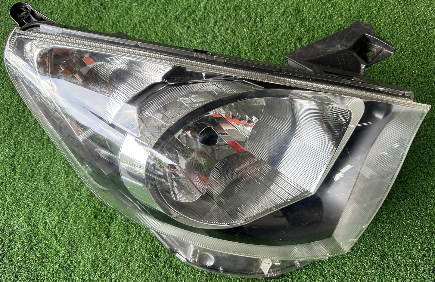 PERODUA AXIA HEAD LAMP RH (81110-BZ370-1)