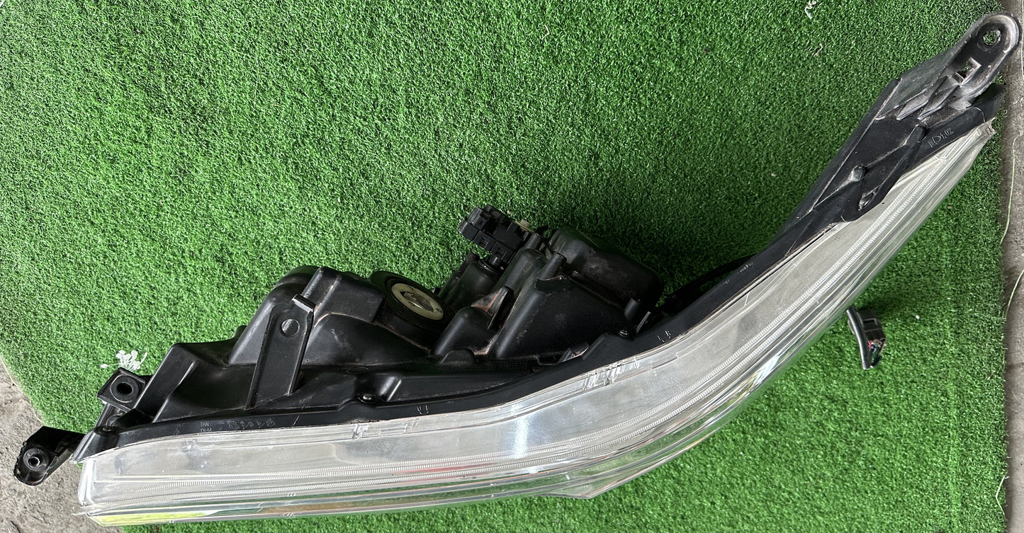 TOYOTA HILUX REVO  HEAD LAMP LH (TW) (81150-0K720)