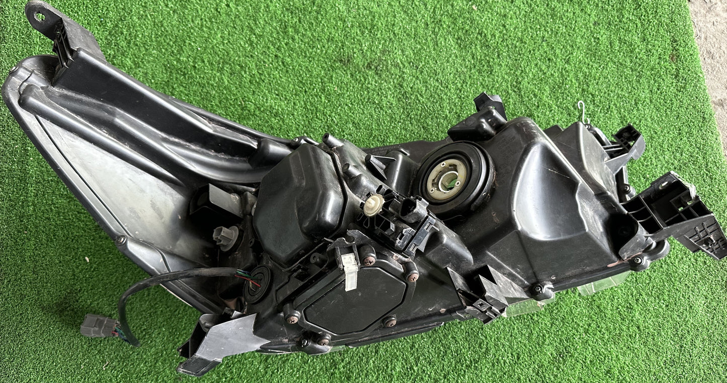 TOYOTA HILUX REVO  HEAD LAMP LH (TW) (81150-0K720)