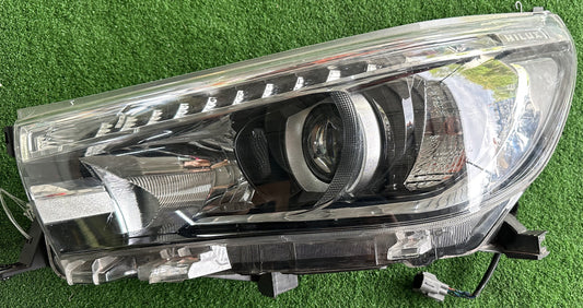 TOYOTA HILUX REVO  HEAD LAMP LH (TW) (81150-0K720)