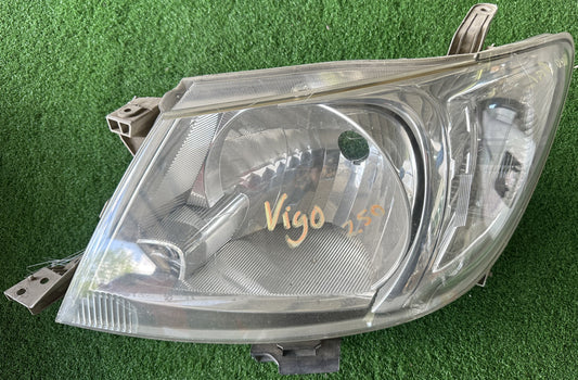 TOYOTA VIGO KUN25 HEAD LAMP LH (81170-0K190)