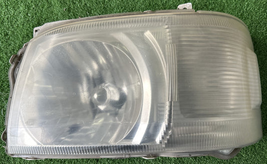 TOYOTA HIACE HEAD LAMP LH (81170-26410)