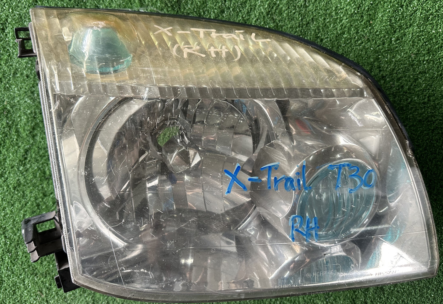 NISSAN X-TRAIL T30 HEAD LAMP RH (814602085)