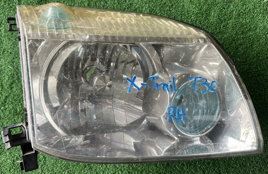 NISSAN X-TRAIL T30 HEAD LAMP RH (814602085)