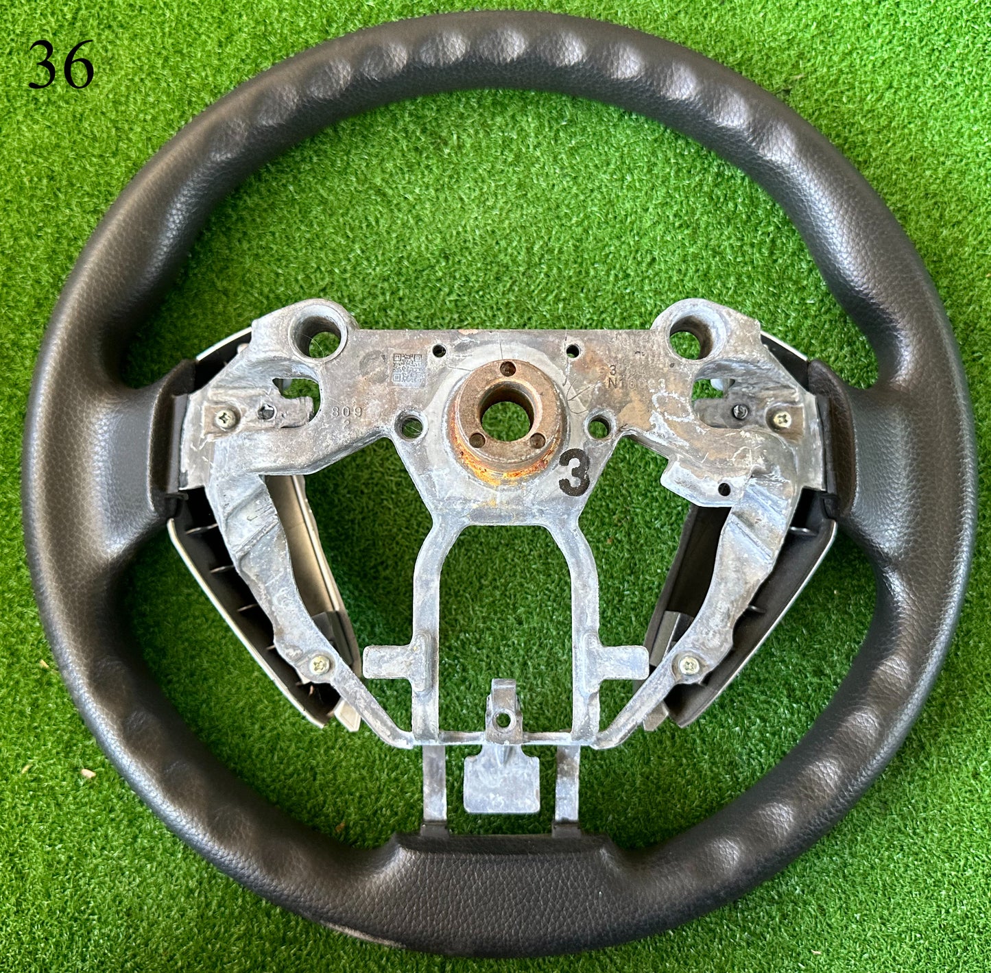 NISSAN URVAN E25 STEERING WHEEL SW00036