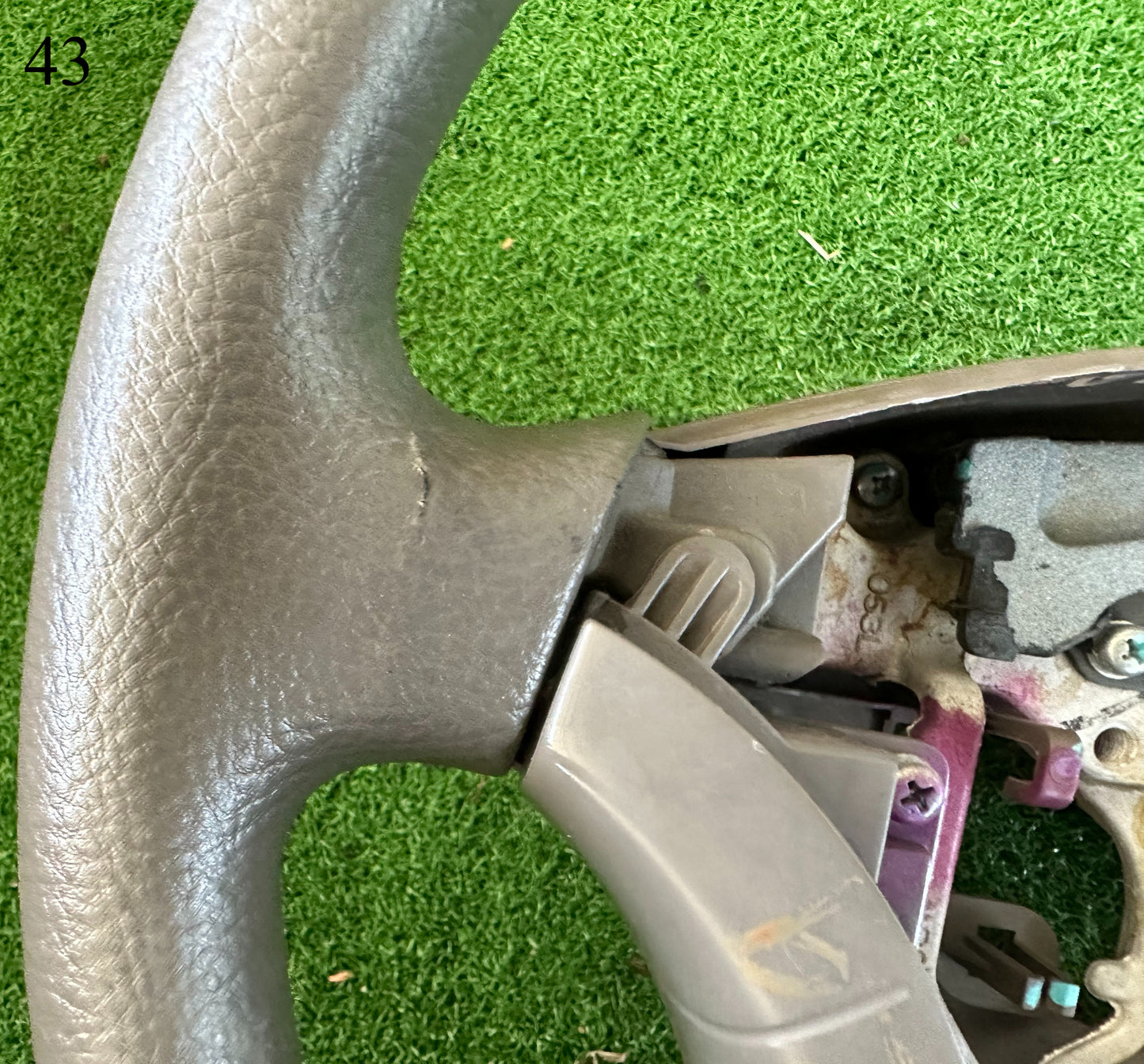 TOYOTA VIGO KUN125 STEERING WHEEL (SW00043)