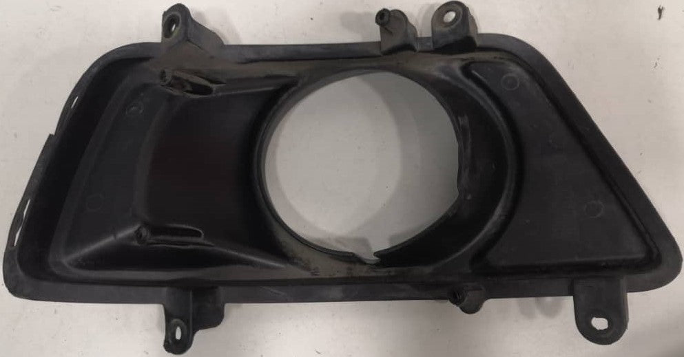 KIA RONDO FOG LAMP COVER GOT HOLE RH (86516-1D051)