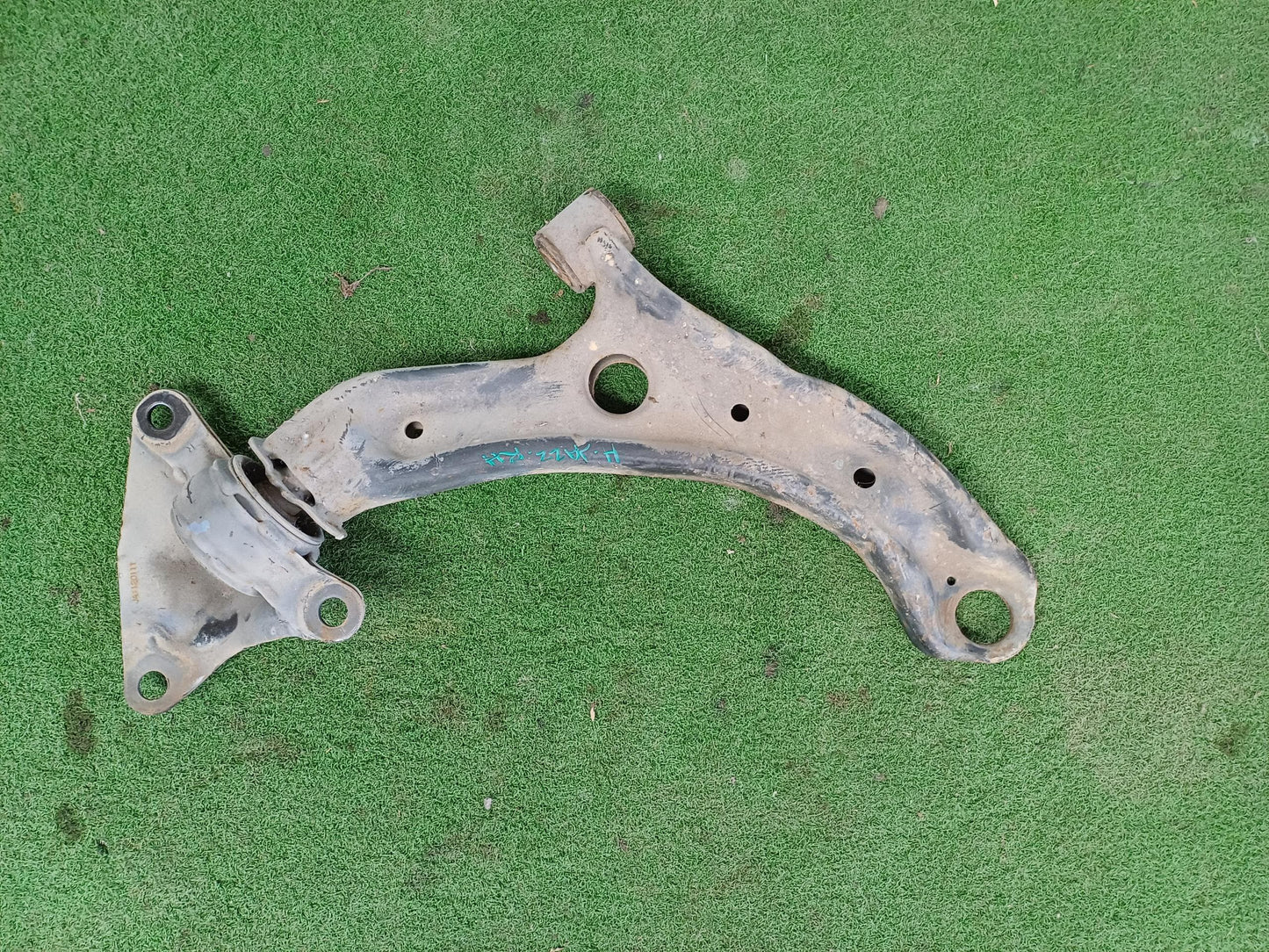 HONDA JAZZ LOWER ARM RH (U) [LAM045]