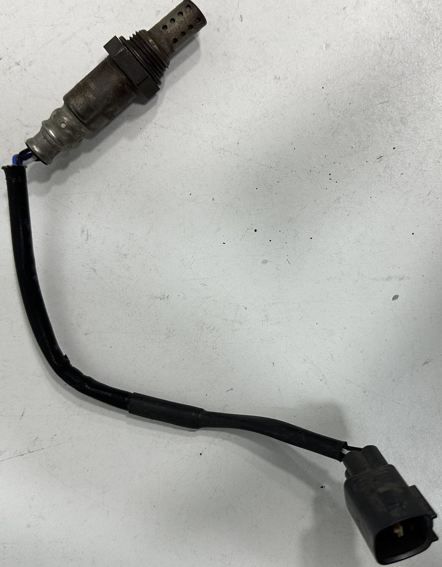 TOYOTA CALDINA EXHAUST OXYGEN SENSOR (89465-21040)