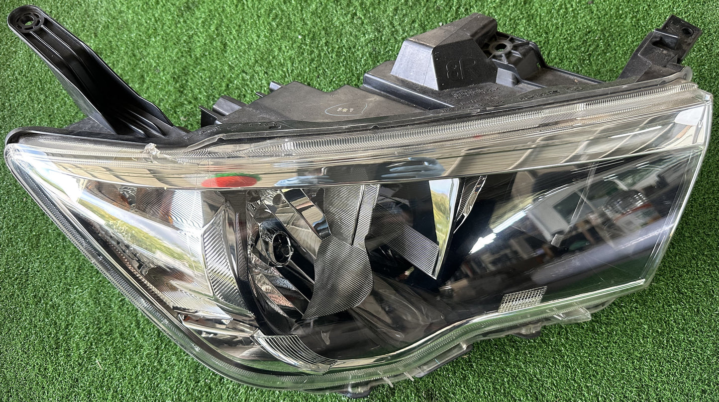 PERODUA BEZZA HEAD LAMP RH (99226-80015)