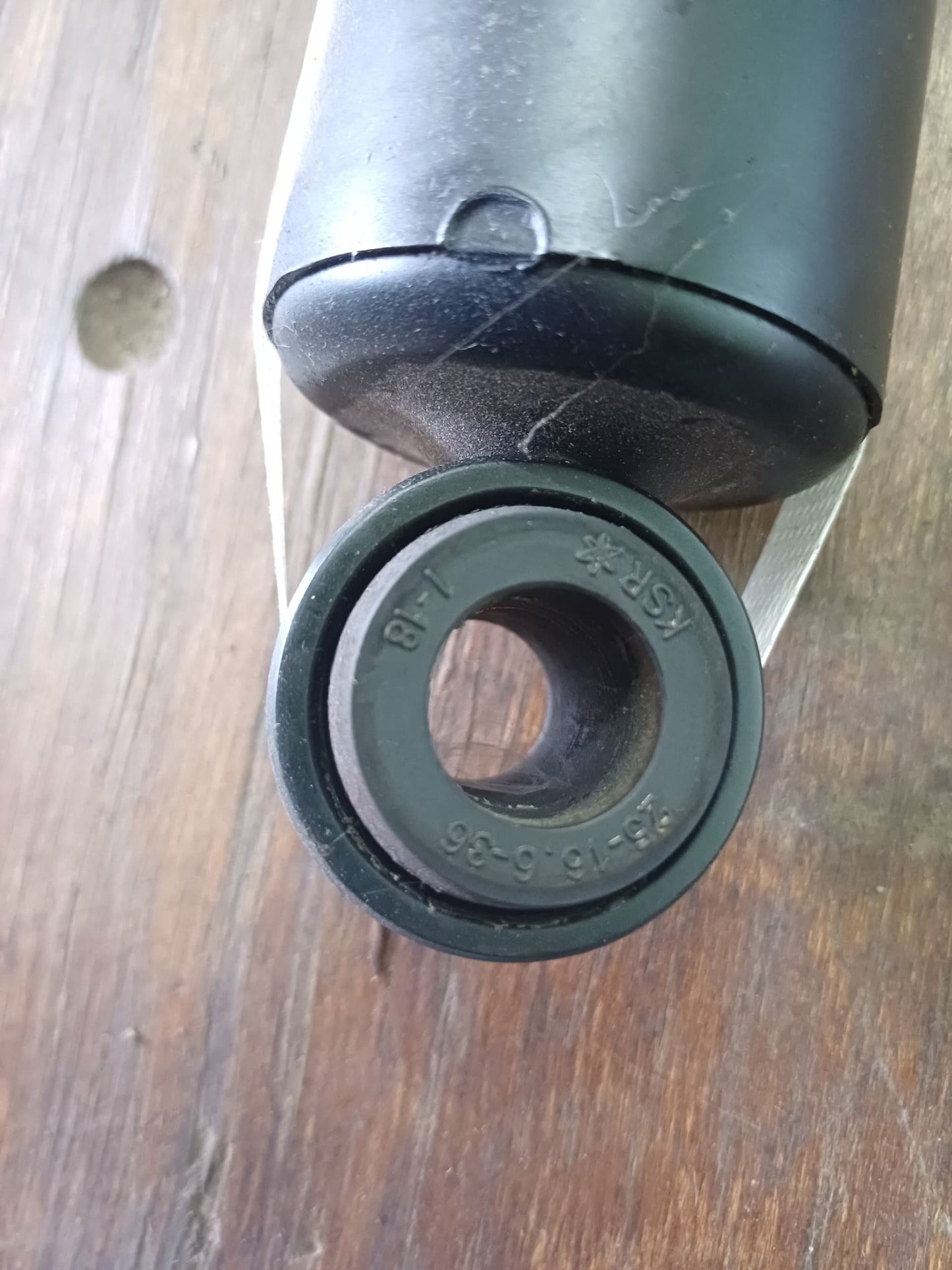 ISUZU DMAX 2022 REAR ABSORBER (NEW) [8977988040]