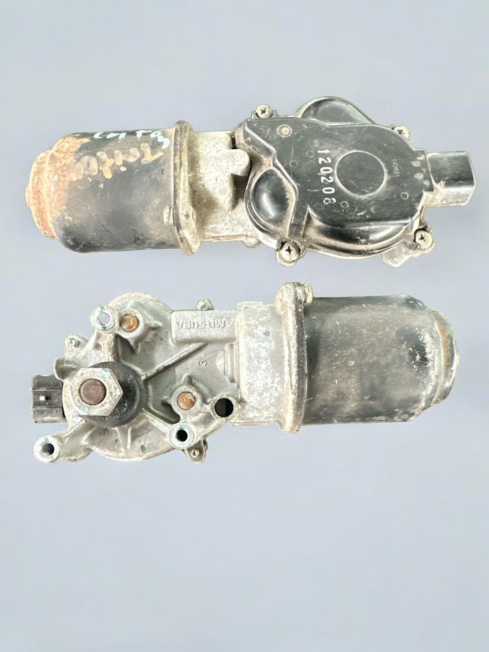 MITSUBISHI TRITON WIPER MOTOR FRONT (8250A156)