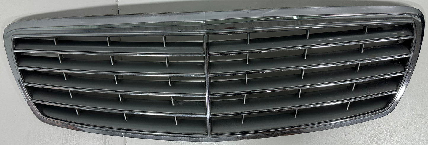 MERCEDES E CLASS W211 FRONT CHROME GRILLE (A2118800383)