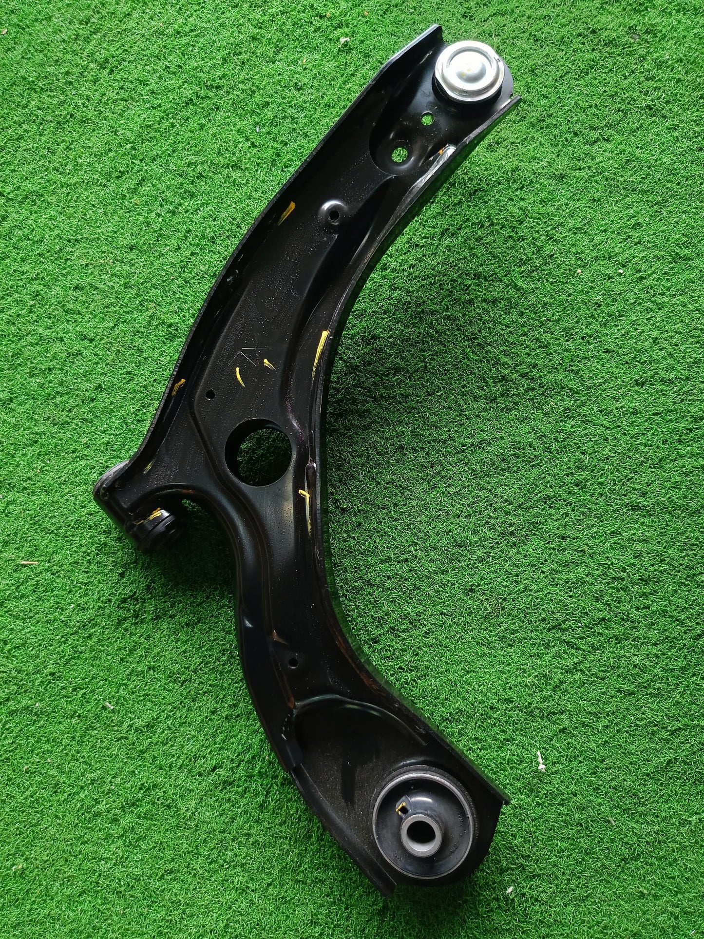 PERODUA ALZA 2022 LOWER ARM LH (NEW) (48069-BZ441)