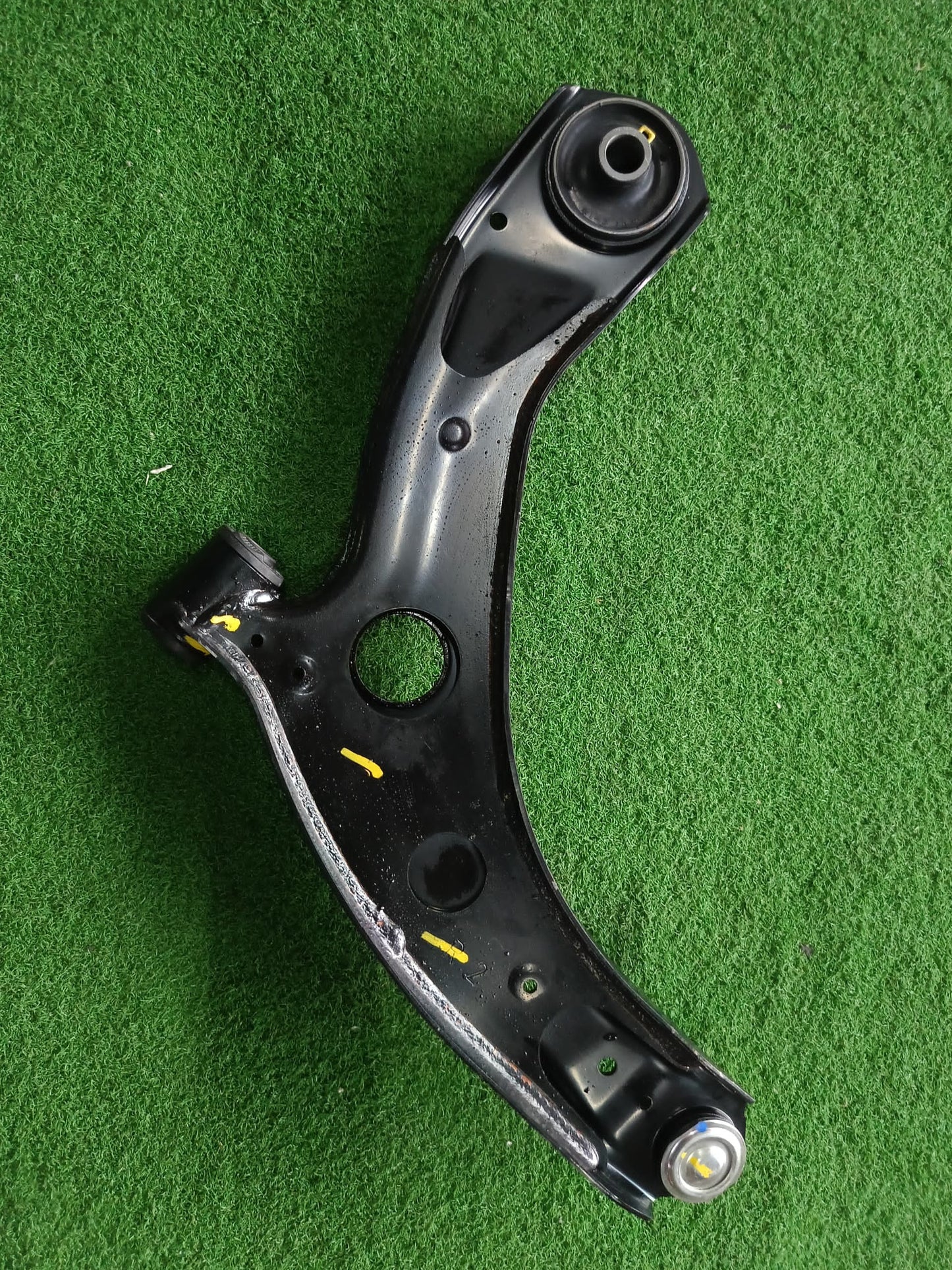 PERODUA ATIVA LOWER ARM RH (NEW) (48068-BZ420)