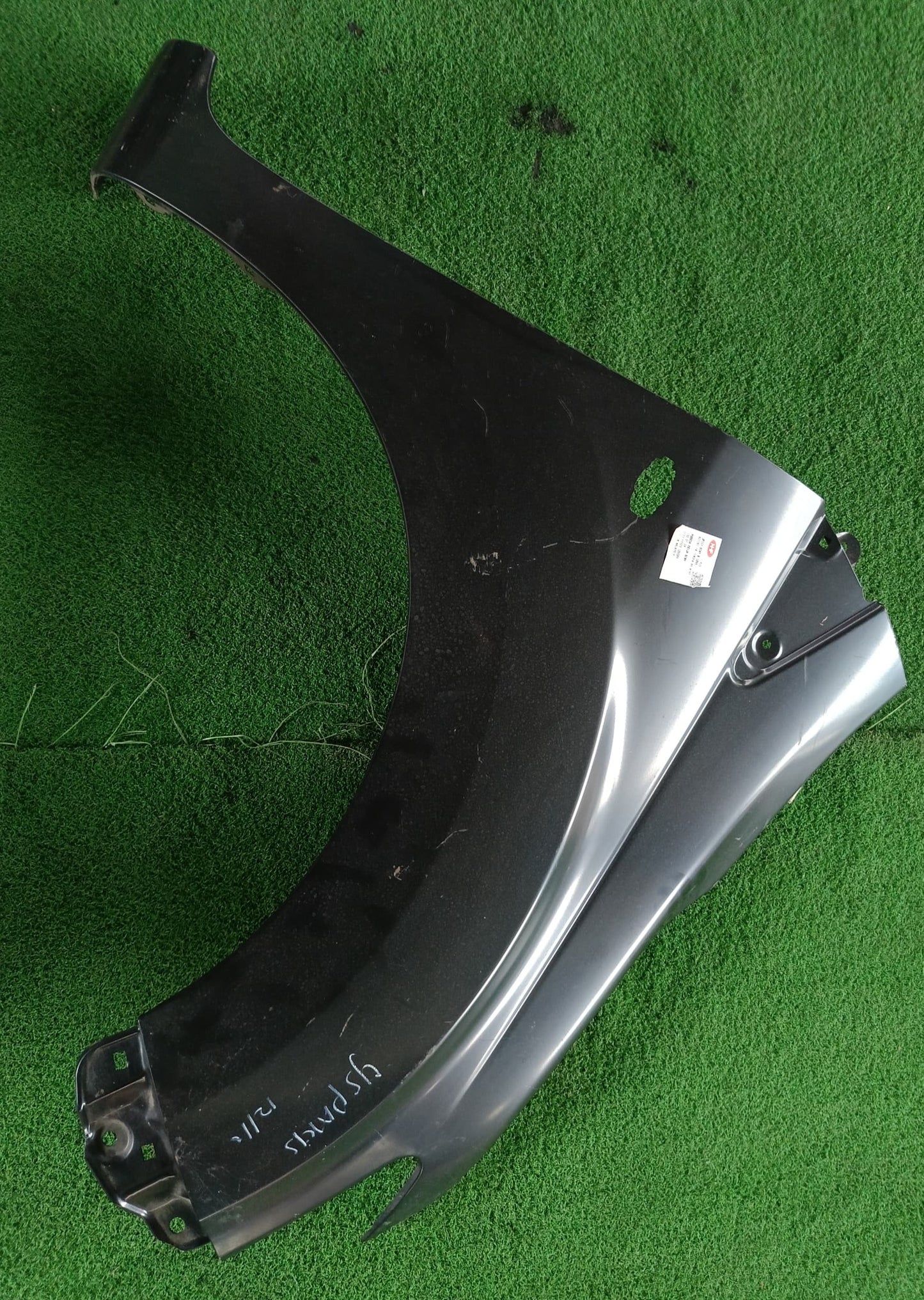 PERODUA BEZZA 2016 FRONT FENDER WITH HOLE RIGHT (PDB01A-201JA-RFNA)