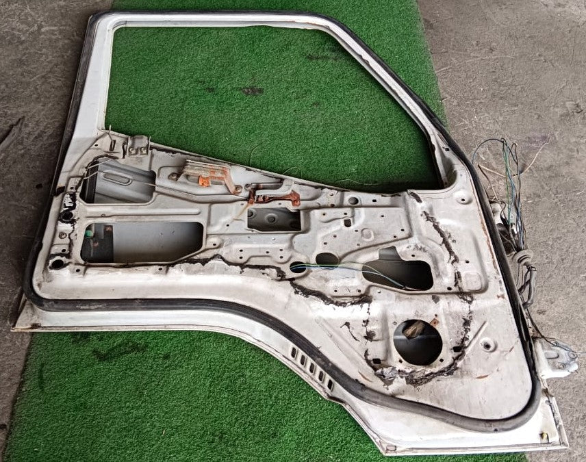 MITSUBISHI FUSO DOOR PANEL FLH KOSONG (DP00012)