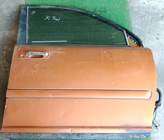 NISSAN X-TRAIL T30 DOOR PANEL FRH COMPLETE ORANGE (DP00019)