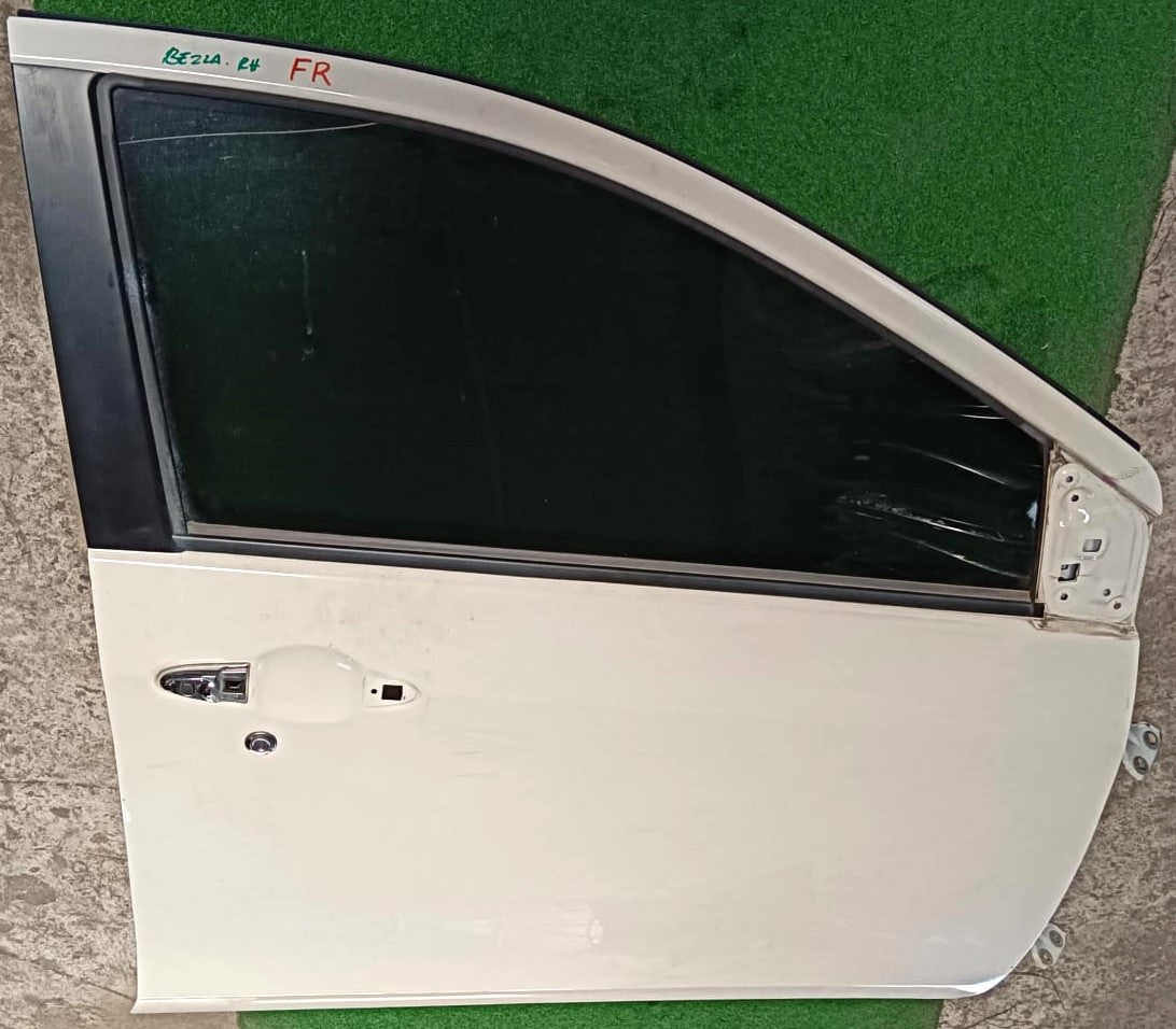 PERODUA BEZZA DOOR PANEL FRH COMPLETE WHITE (DP00034)