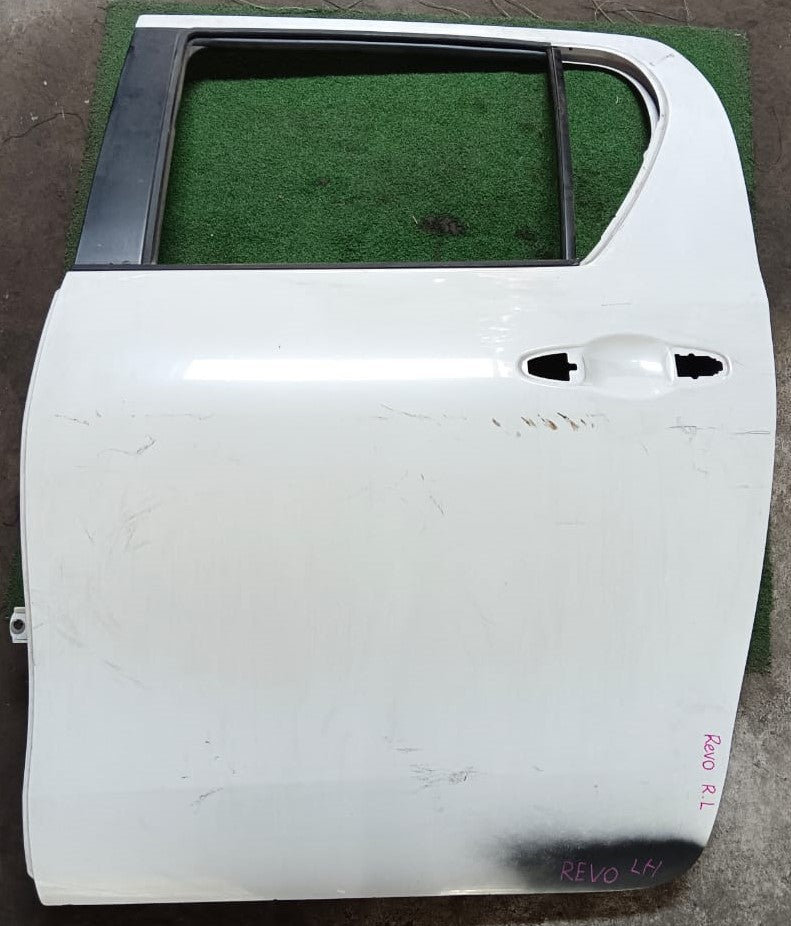 TOYOTA REVO DOOR PANEL RLH KOSONG WHITE (DP00039)