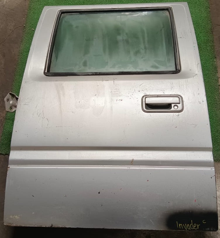 ISUZU INVADER DOOR PANEL RLH COMPLETE SILVER (DP00042)