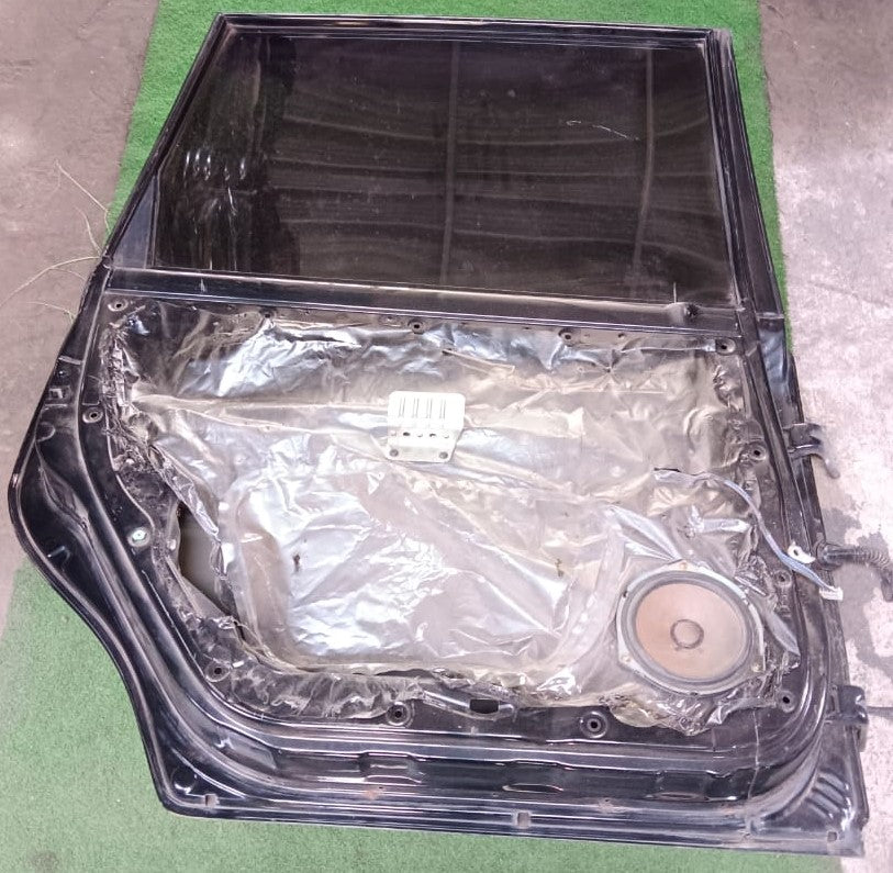 TOYOTA AVANZA F600 DOOR PANEL RLH COMPLETE BLACK (DP00055)