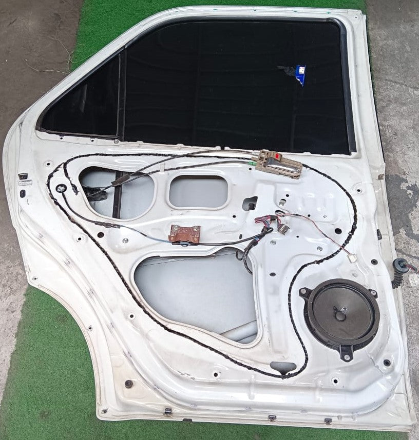 TOYOTA FORTUNER KUN50 DOOR PANEL RLH KOSONG WHITE (DP00057)