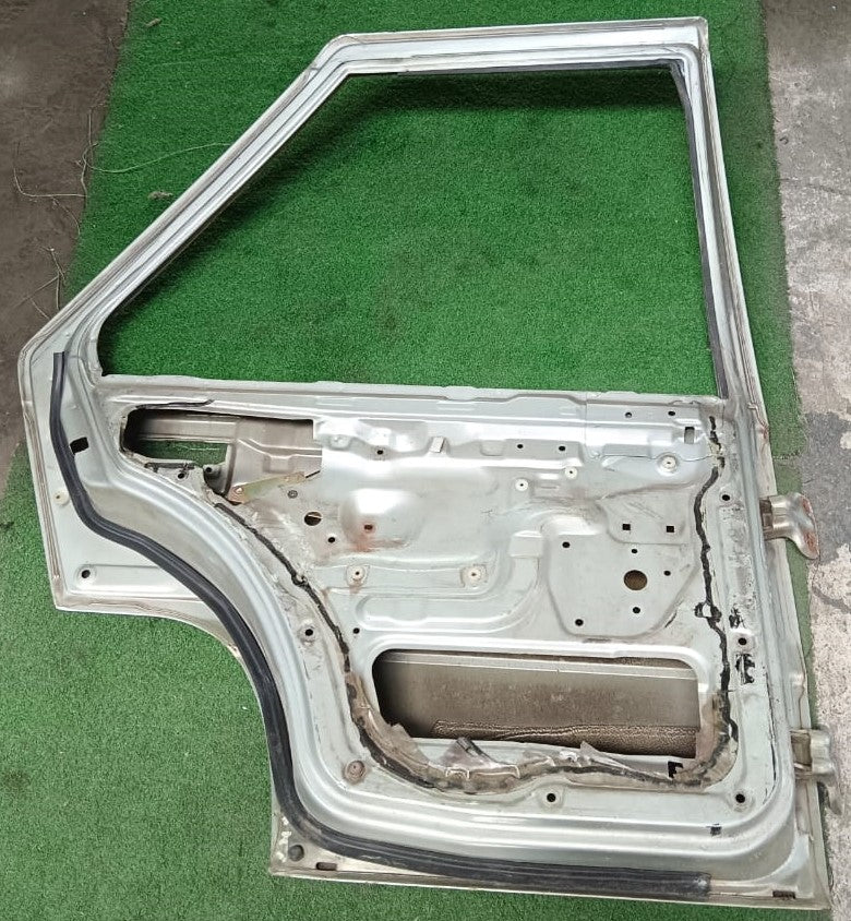 PROTON ISWARA DOOR PANEL RLH KOSONG SILVER (DP00061)