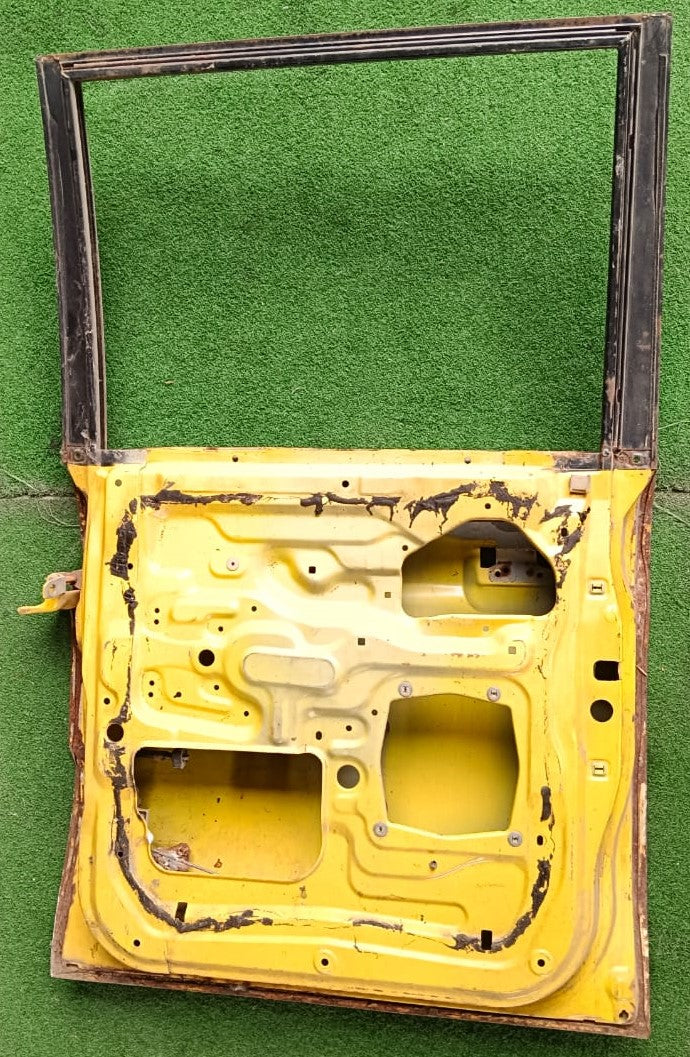 MITSUBISHI STROM DOOR PANEL RRH KOSONG Y/SILVER (B) (DP00072)