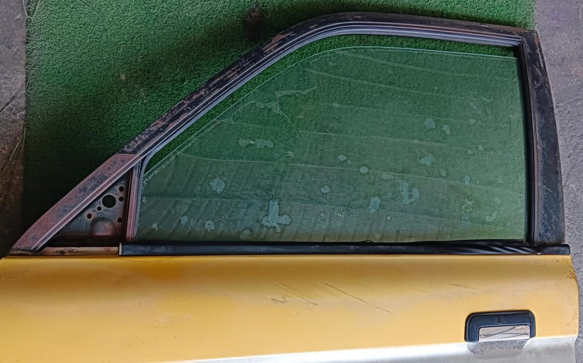 MITSUBISHI STORM DOOR PANEL FLH COMPLETE Y/SILVER (DP00080)