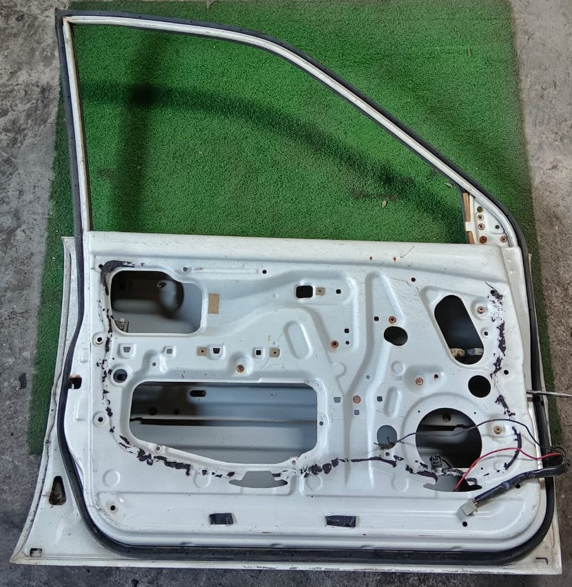 PERODUA KANCIL DOOR PANEL FLH COMPLETE WHITE (B) (DP00098)