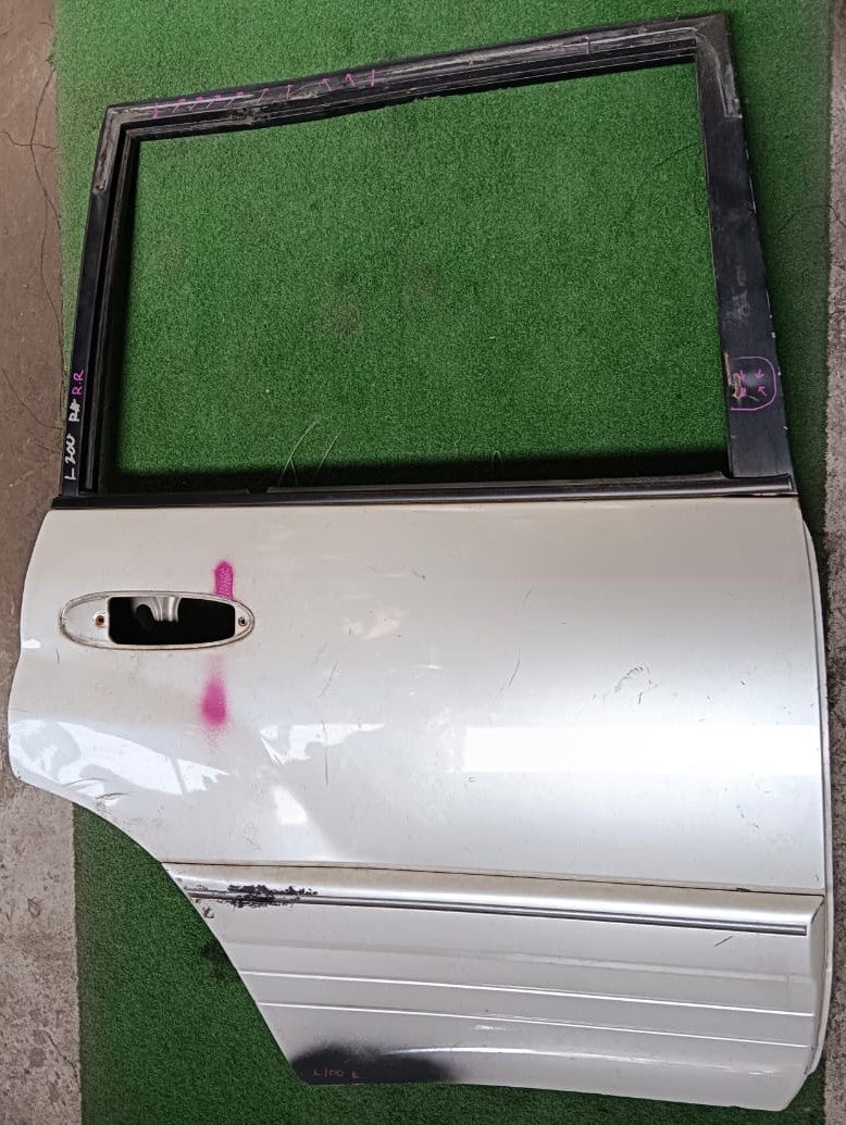 TOYOTA LAND CRUISER L200 DOOR PANEL RRH KOSONG WHITE (B) (DP00113)