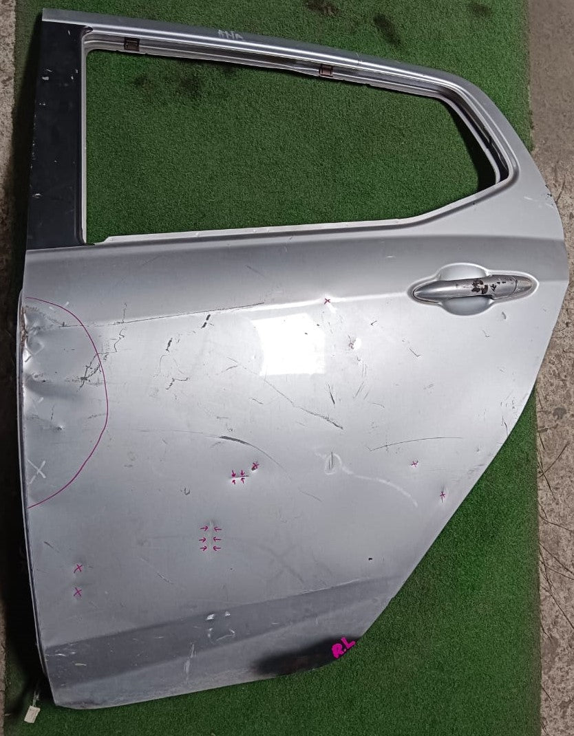 PERODUA AXIA DOOR PANEL RLH COMPLETE SILVER (B) (DP00124)